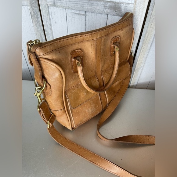 J.W. Hulme Co. Genuine Leather Excursion Tote Bag Double Pocket Distressed - Picture 3 of 11